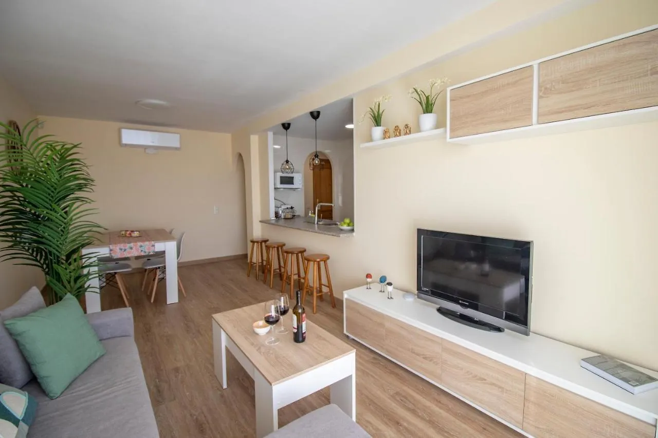 Aqua - Apartamento A 250M Playa La Pineda 0*,  Espanha